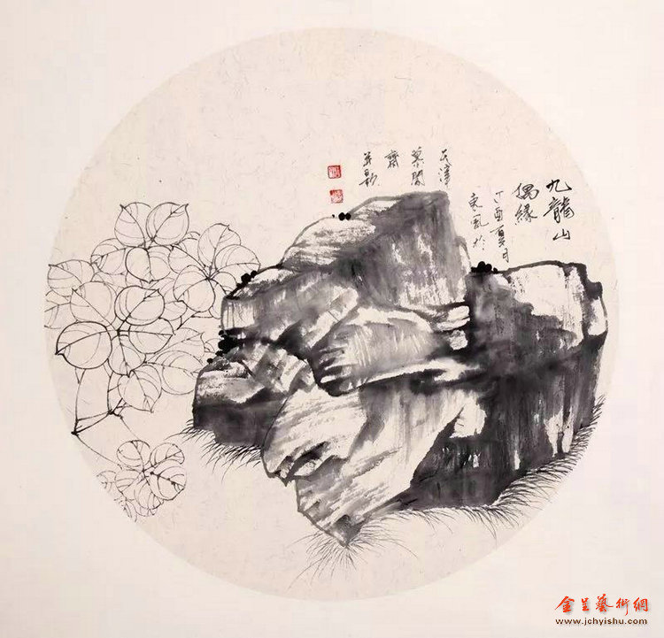 会员,天津工艺美术协会员,天津老年大学任教,天津翰墨燕园书画院院长