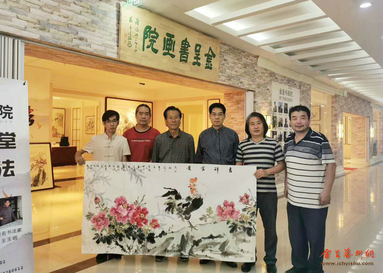 左起:孙铁,王东风,吕宝珠,王玉明,孙富泉,田军在活动现场.